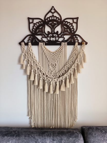 Tapiz decorativo con técnica de tejido en Macramé